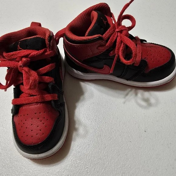 Nike Air Jordan 1 Mid "Alternate Bred" Youth Sneakers Size 6C